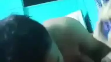 Chubby Desi XXX woman makes a hot MMS video with her best friend