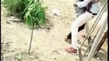 Indian lovers caught making out outdoor in backyard in Desi mms video