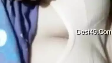 Huge natural tits of Desi webcam model make a man want XXX session