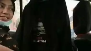 Horny Desi XXX girl riding fat cock inside her boyfriend’s car MMS