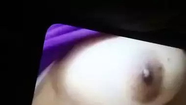 Bhabhi affair with lover exposed her boobs at desi49