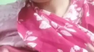 Big ass aunty slapping booty during live call