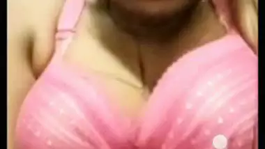 Indian Tamil girl fingers vagine on video call