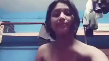 Desi coed thinks there is nothing bad about earning money as a webcam girl