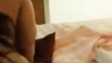 British arab saudi wife shows her long hair and chubby body in hotel room بنت الخليجية اجمل قحبة