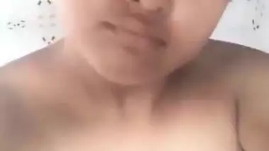 Cute Desi Girl Showing