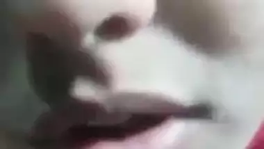 Hijab girl opens bra and round boobs show on cam