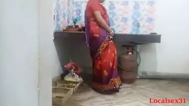 Desi Bengali desi Village Indian Bhabi Kitchen Sex In Red Saree ( Official Video By Localsex31)