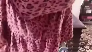 Mature bhabhi desi blowjob and topless show