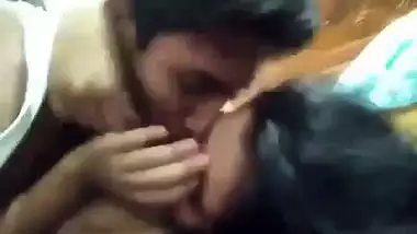 Kissing Indian lovers sex foreplay viral MMS