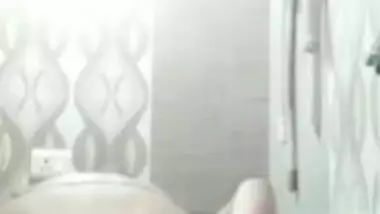 Desi cute girl show her ass