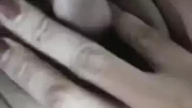 Juicy Desi XXX babe gets her chubby pussy fucked hard on cam MMS