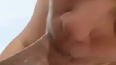 Seductive eyes girlfriend Indian blowjob in nudity