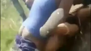 Desi XXX mms, nasty Mallu couple was caught fuck outdoor in bushes