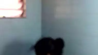 Priya aunty bathing Hiddencam