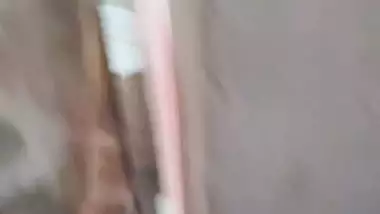 Mature bhabhi bathing naked caught by devar