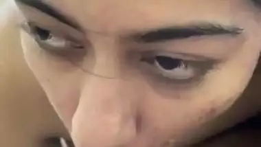 Hindi girl tries blowjob and satisfies boyfriend