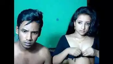 Beautiful Young XXX Indian Girl Having Hot Sex With BF On cam (HD)