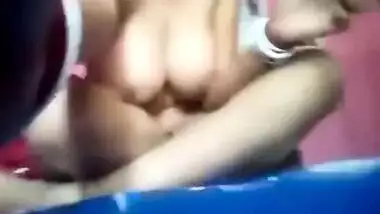 Village Bengali Bhabhi Showing Big Boobs & Rubbing Pussy