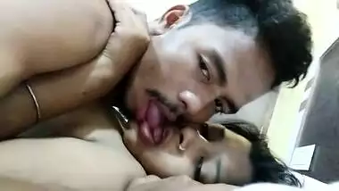 Desi girl enjoy XXX sized dick during MMS sex footage with boyfriend