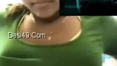 Today Exclusive- Super Hot Look Desi Girl Showing Her Boobs On Video Call