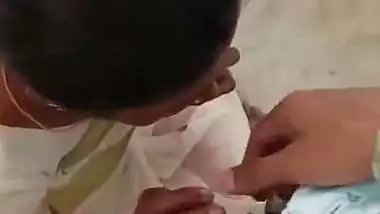 Cheating wife gives an outdoors Tamil blowjob to her BF