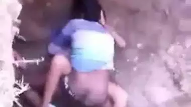 Hot Desi couple caught fucking outdoor in a ravine, MMs recorded by a voyeur
