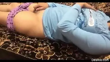 Desi cute bhabi nice pussy show