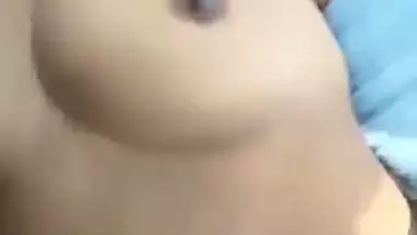 Rajasthani woman’s desi outdoor sex in a car