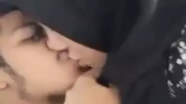 Hijab Bengali boob sucking by lover in outdoor sex