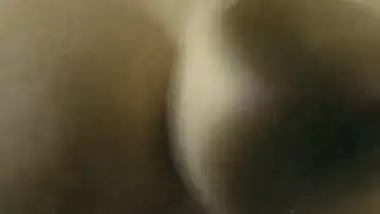 Bollywood actress Sunny Leone squeezes her juicy boobs