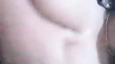 Desi girl sex mood topless boob pressing selfie video