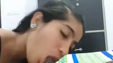 Sexy Kerala girl gives a blowjob to her lover in Mallu porn