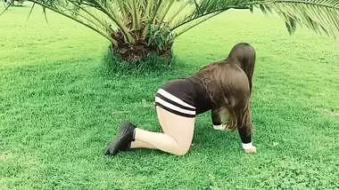 Puta Exhibicionista Me Lleva Al Parque Para Que Grabe Ensenando Sus Tangas Y Su Concha Par3