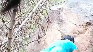 Crazy guy shoots his outdoor sex MMS with a whore