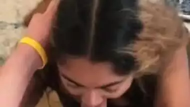 Chubby Indian XXX whore sucking her client’s big dick like a candy MMS