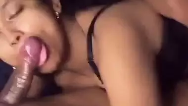 Delhi babe gives an erotic, Indian blowjob to her guy