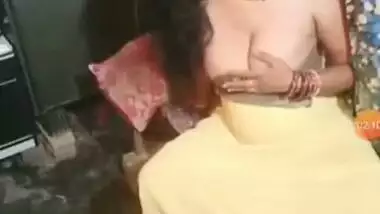 Bihari bhabhi boob show live to her fans
