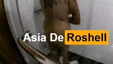 Sneaking on sexy indian girl having shower after work - Asia De Roshell