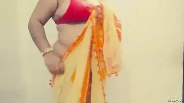 Desi fatty gets nude and plays with XXX vibrator as if it's a cock