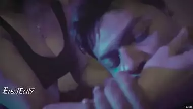 Indian teen easily tempts guy and lures him to be for hot fucking