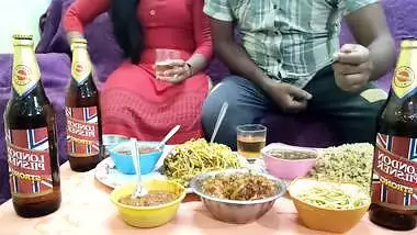 Mumbai Ashu In The Mistress Made Special Food For The Sahib And While Eating Food, She Kissed The Pussy. Hindi With