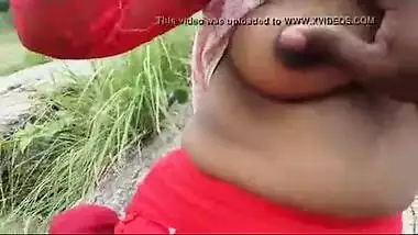 Indian round boobs girl’s outdoor sex MMS