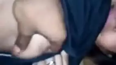 XXX man adores capturing Desi girlfriend's naked twat for MMS video