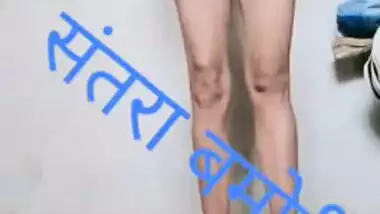 Hot Dehati chick poses for the cam showing her smooth Desi XXX pussy