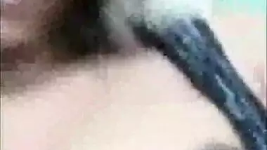 Horny Desi Girl Shows Boobs