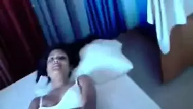 Desi college gf bunk class n sex with bf hot bj n doggy fuck