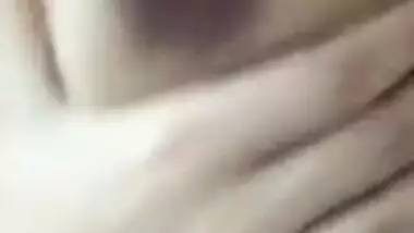 Desi seductive babe open her dress and make XXX video