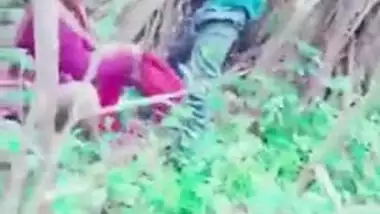 Naughty Kerala aunty gets outdoor sex and caught by a voyeur, Desi mms sex