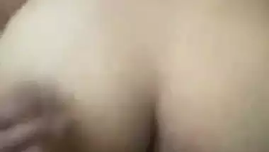 Guy drills his GF’s tight asshole in desi xxx MMS